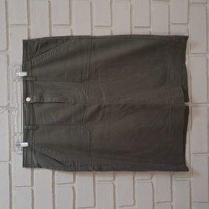 CJ Banks Green Stretch Pocketed Skirt. Size 16W